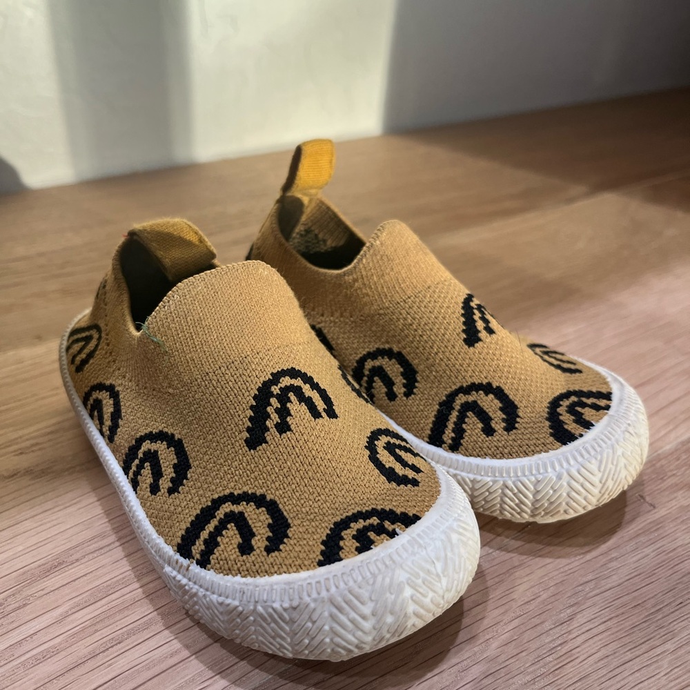 Jan & Jul slip on Toddler shoes size 6 Kids Slip-On Sneakers